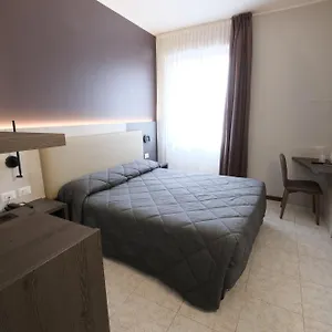 Hotel Mistral, Milan