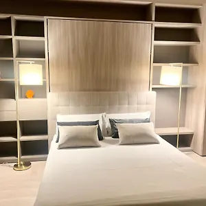 Guest house La, Milan